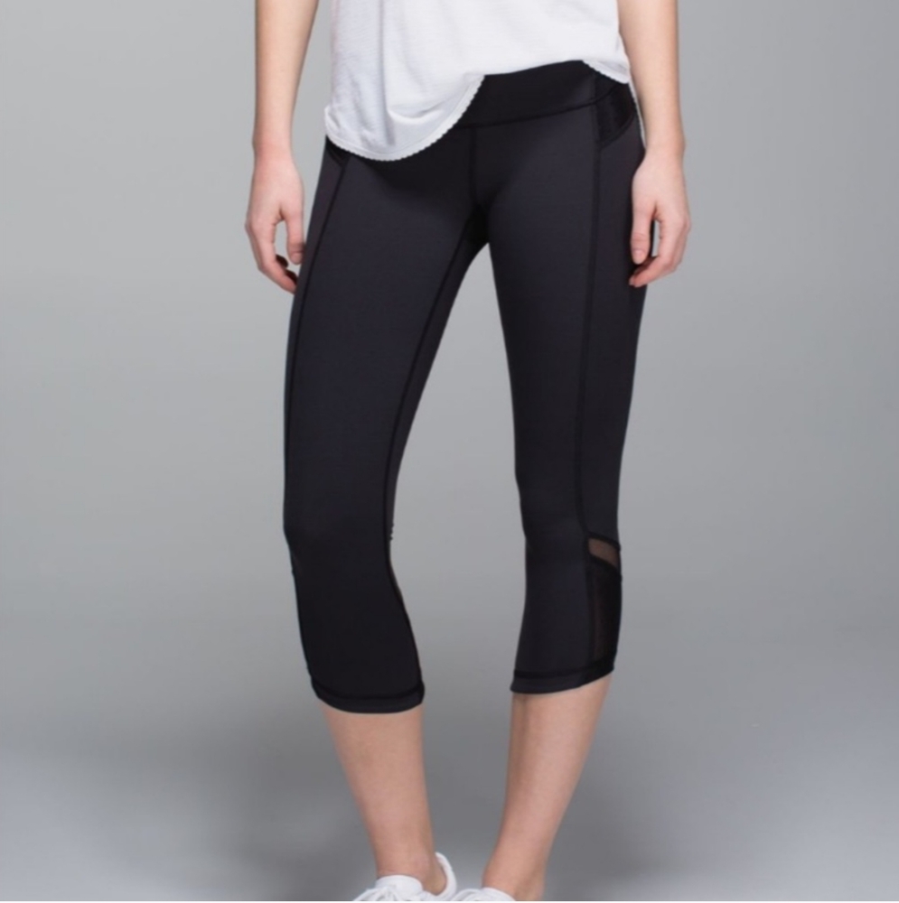 Lululemon Just Breathe Black Cropped Leggings size 6